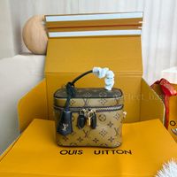 #28-Makeup bag