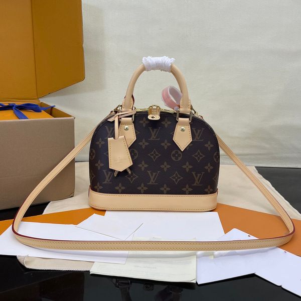 Designer bags shoulder bags luxury bags wallets crossbody bags Boulogne bags underarm bags chain-strap bags fashionable everyday commuter bags shell-shaped bags